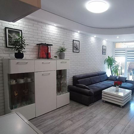 Apartament Rodzinny Z Ogrodkiem W Centrum Gizycka Giżycko Exterior foto